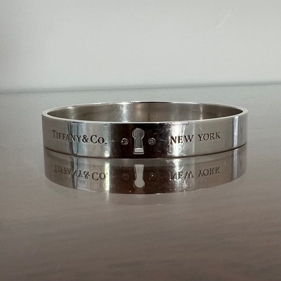 Tiffany & Co. Diamond Keyhole Bangle Bracelet Silver - Picture 7 of 7